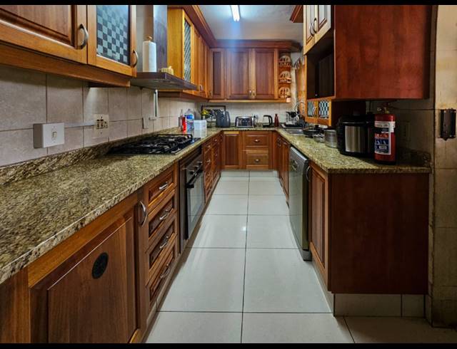 4 BEDROOM HOUSE FOR SALE IN WEST RIDING